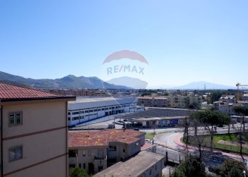 Edificio all\'aperto - Trilocale Via JOHN ANDREW GRAEFER PIAZZA PITESTI
 
2, Caserta - foto 27