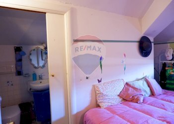 Camera / camera da letto - Trilocale Via JOHN ANDREW GRAEFER PIAZZA PITESTI
 
2, Caserta - foto 34