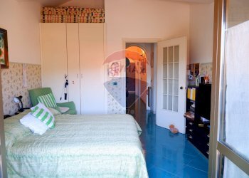 Camera / camera da letto - Trilocale Via JOHN ANDREW GRAEFER PIAZZA PITESTI
 
2, Caserta - foto 36