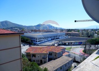 Vista delle montagne - Trilocale Via JOHN ANDREW GRAEFER PIAZZA PITESTI
 
2, Caserta - foto 40