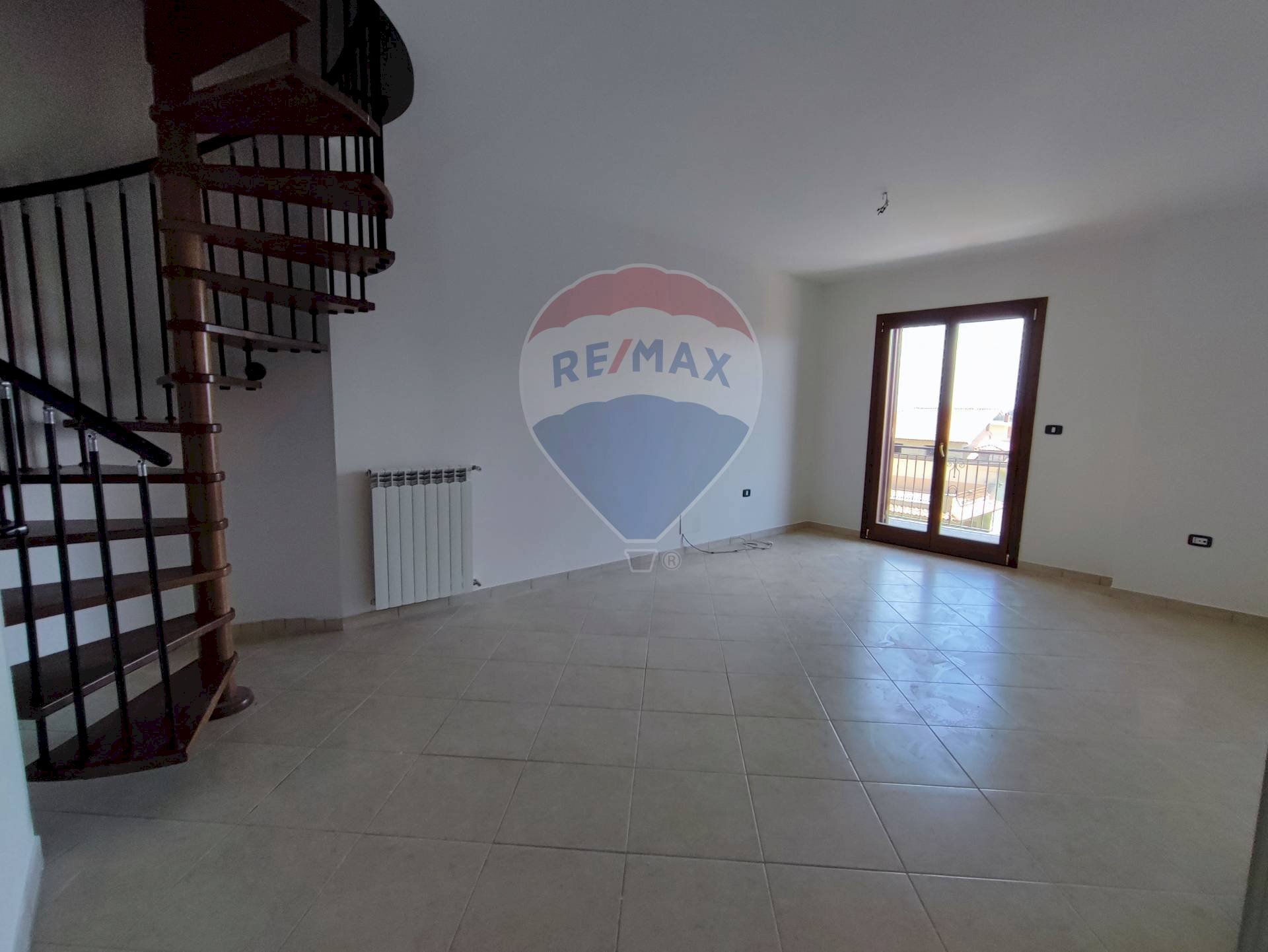 salone - Semi-detached Villa Via Guglielmo Stendardo
 
3, Sparanise - photo 2