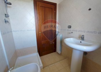 Bagno - Semi-detached Villa Via Guglielmo Stendardo
 
3, Sparanise - photo 23