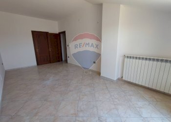 Stanza vuota - Semi-detached Villa Via Guglielmo Stendardo
 
3, Sparanise - photo 28