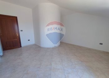 Stanza vuota - Semi-detached Villa Via Guglielmo Stendardo
 
3, Sparanise - photo 30