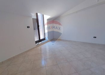 Stanza vuota - Semi-detached Villa Via Guglielmo Stendardo
 
3, Sparanise - photo 31