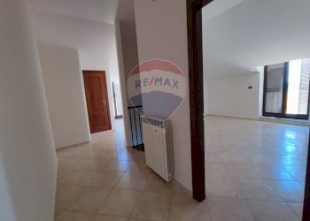 Hall / corridoio - Semi-detached Villa Via Guglielmo Stendardo
 
3, Sparanise - photo 34