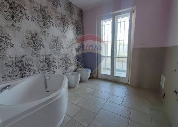 Bagno primo piano - Terraced Villa Via del Lazzaretto
 
15, Sparanise - photo 13