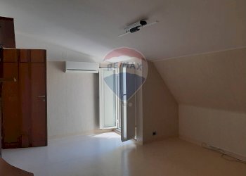 Stanza vuota - Attico Piazza Aldo Moro
 
26, Caserta - foto 19