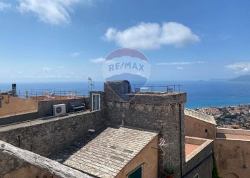 Edificio all\'aperto - Casa semi indipendente Piazza Sant'Agostino, Borgio Verezzi - foto 2