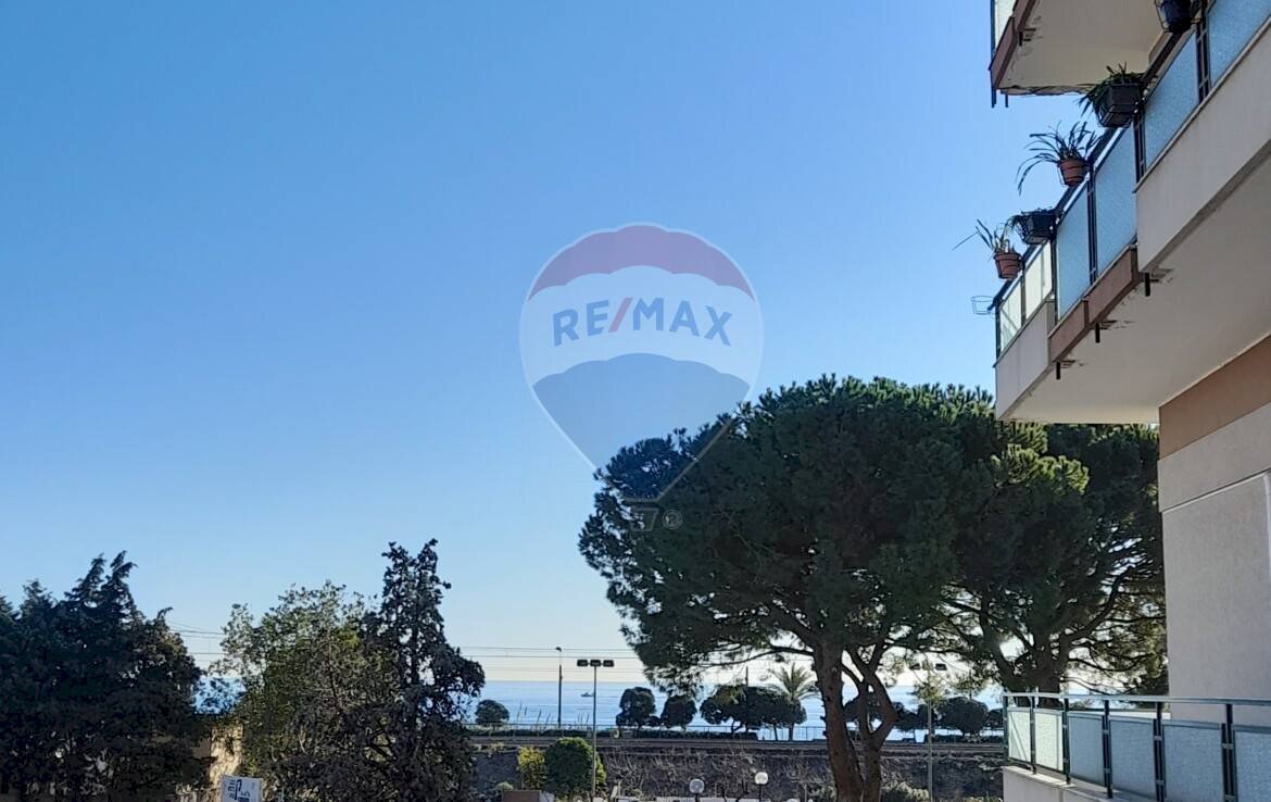 Edificio all\'aperto - Trilocale Via Piazza della Pace
snc, Borghetto Santo Spirito - foto 2