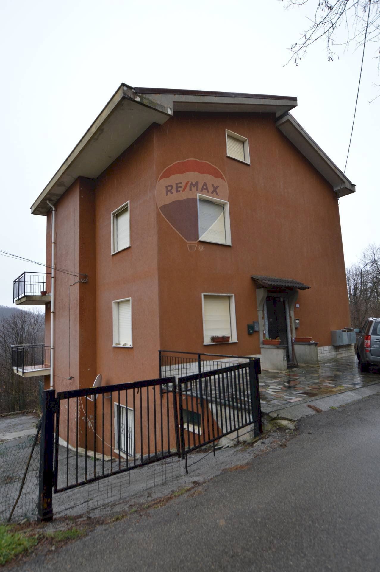 Casa all\'aperto - Quadrilocale via Comunale
 
10, Mallare - foto 2