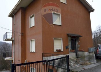 Casa all\'aperto - Quadrilocale via Comunale
 
10, Mallare - foto 2