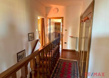 Hall / corridoio - Casa semi indipendente Viale Domenico Angeli, Buso di Rovigo
 
23, Rovigo - foto 16