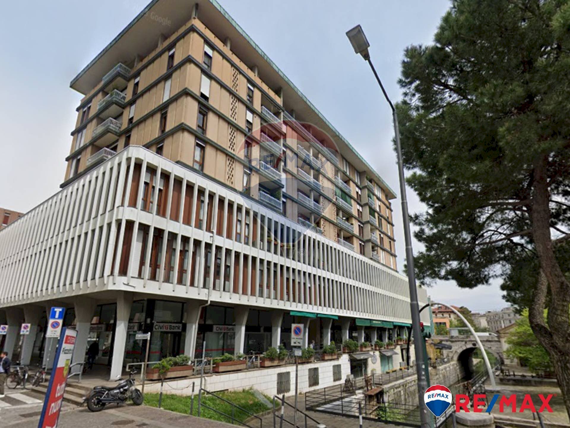 Edificio all\'aperto - Ufficio GALLERIA DELLE PORTE CONTARINE
 
4, Padova - foto 1