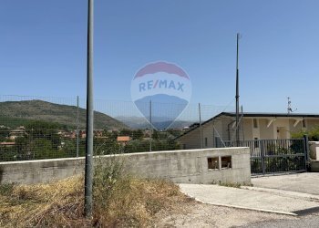 Casa all\'aperto - Terreno edificabile Via S.Andrea
 
1, Scoppito - foto 10