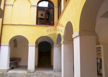 Edificio all\'aperto - Casa indipendente Piazza Vittorio Emanuele III
 
8, Barete - foto 5