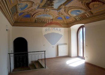 Stanza vuota - Casa indipendente Piazza Vittorio Emanuele III
 
8, Barete - foto 7