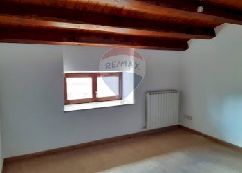 Stanza vuota - Casa indipendente Piazza Vittorio Emanuele III
 
8, Barete - foto 16