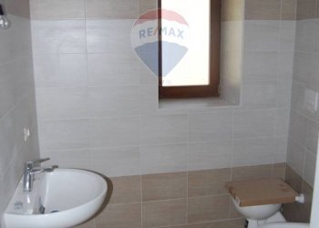 Bagno - Casa indipendente Piazza Vittorio Emanuele III
 
8, Barete - foto 30
