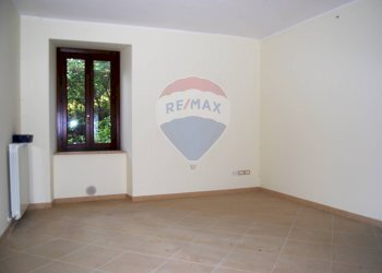 Stanza vuota - Casa indipendente Piazza Vittorio Emanuele III
 
8, Barete - foto 32