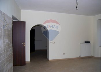 Stanza vuota - Casa indipendente Piazza Vittorio Emanuele III
 
8, Barete - foto 37