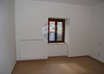 Stanza vuota - Casa indipendente Piazza Vittorio Emanuele III
 
8, Barete - foto 39