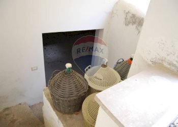 Dettagli - Casa indipendente Piazza Vittorio Emanuele III
 
8, Barete - foto 62