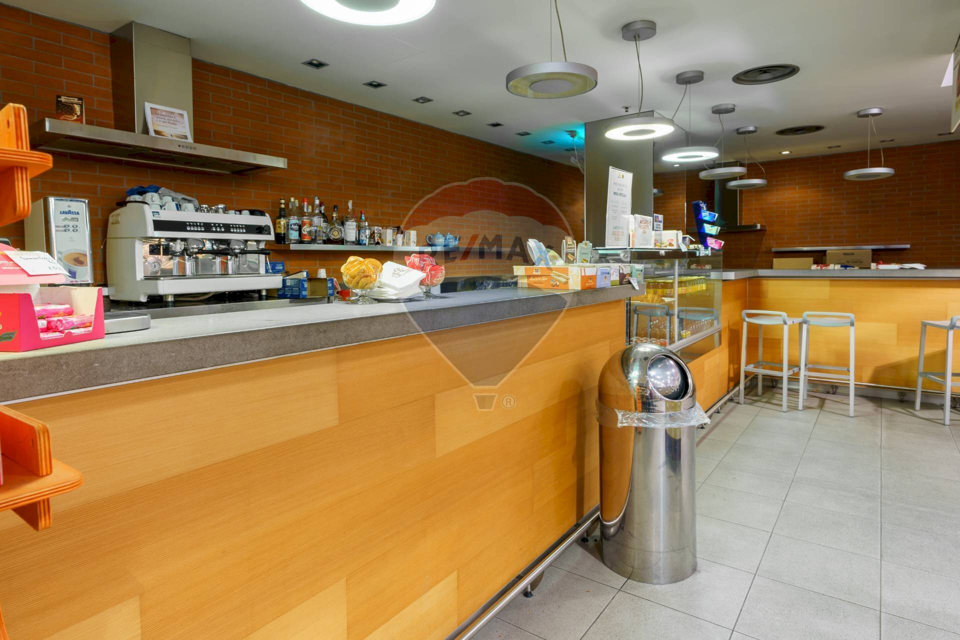 Bancone - Commercial Premises Strada Provinciale ex SS 525, Lallio - photo 2