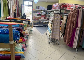 Cabina armadio - Negozio VIA ALESSANDRO MANZONI
 
5, Montello - foto 7