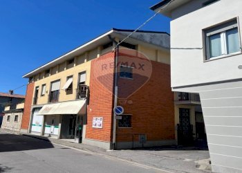 Edificio all\'aperto - Negozio Castelli Calepio - foto 4