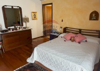 Camera / camera da letto - Quadrilocale VIA FRANZI
 
71, Foresto Sparso - foto 11