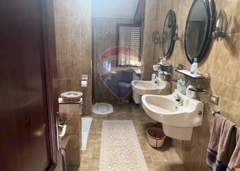 Bagno - Quadrilocale VIA FRANZI
 
71, Foresto Sparso - foto 15