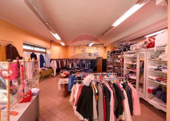 Cabina armadio - Locale Commerciale Via G. Marconi
 
30, Osio Sopra - foto 11