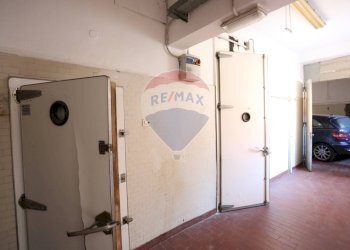 Stanza vuota - Locale Commerciale Via G. Marconi
 
30, Osio Sopra - foto 16