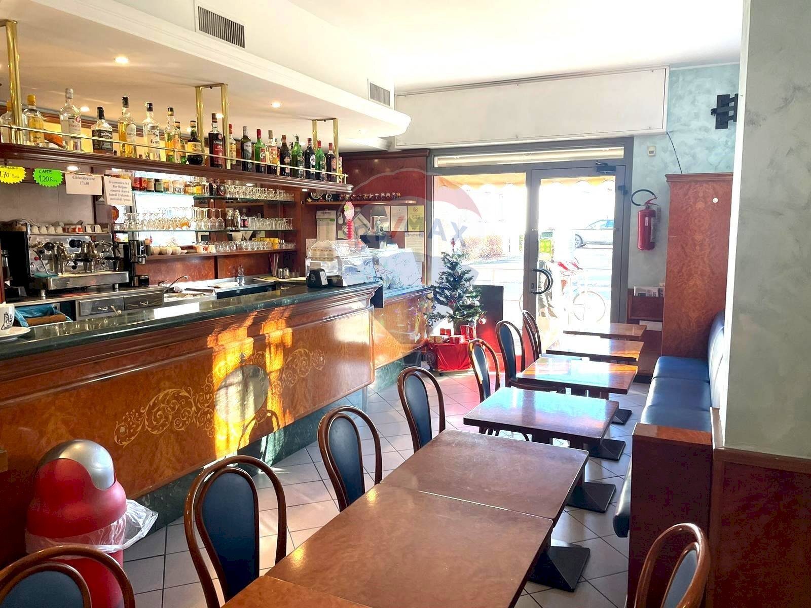 Sala da pranzo - Bar Tavola Calda - Fredda Via San Bernardino
 
95, Bergamo - foto 1