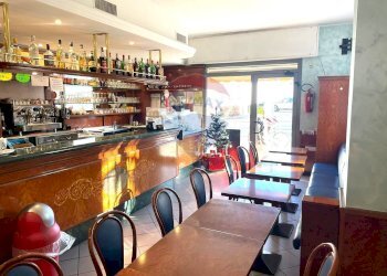 Sala da pranzo - Bar Tavola Calda - Fredda Via San Bernardino
 
95, Bergamo - foto 1