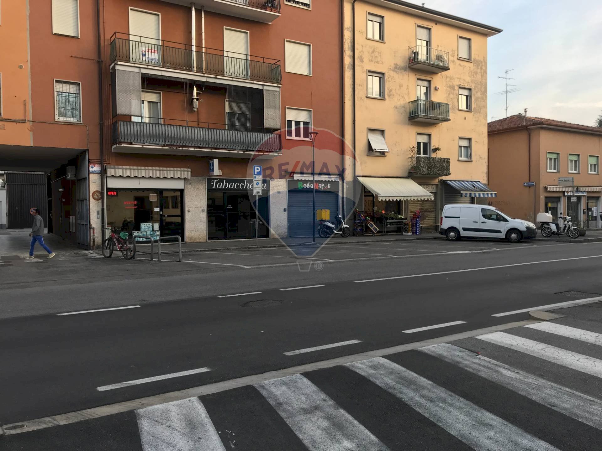 Edificio all\'aperto - Commercial Premises via Celadina
 
31, Gorle - photo 3