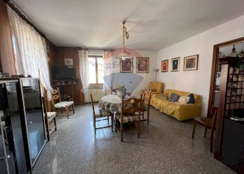 Sala da pranzo - Casa indipendente via campello
 
5, Fonteno - foto 14