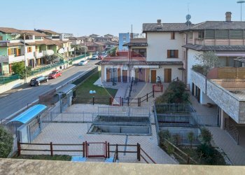 Edificio all\'aperto - Attico Via Galileo Galilei
 
7, Romano di Lombardia - foto 53