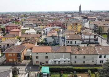 Edificio all\'aperto - Rustico Caravaggio - foto 1