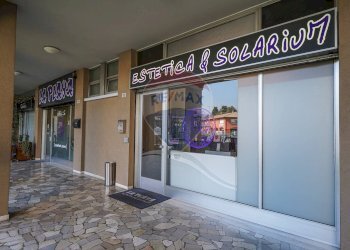 Terrazza - Attività Commerciale Via Bergamo
 
12, Curno - foto 10