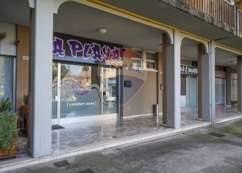 Edificio all\'aperto - Attività Commerciale Via Bergamo
 
12, Curno - foto 12