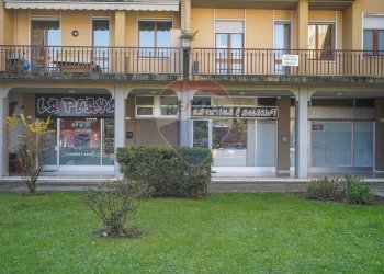 Edificio all\'aperto - Attività Commerciale Via Bergamo
 
12, Curno - foto 15