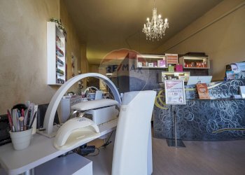 Sala da pranzo - Attività Commerciale Via Bergamo
 
12, Curno - foto 3