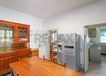 Sala da pranzo - Villa VIA TREVIGLIO
 
721, Fara Gera d'Adda - photo 11