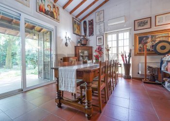 Sala da pranzo - Villa VIA TREVIGLIO
 
721, Fara Gera d'Adda - photo 16
