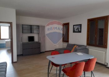 Sala da pranzo - Quadrilocale Via Fecchiera
 
24, Valli del Pasubio - foto 3