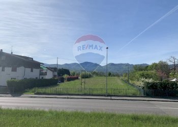 Vista delle montagne - Terreno edificabile Via Roma
 
snc, Santa Giustina - foto 5