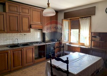 Cucina - Appartamento Via Mussera
159, Chies d'Alpago - foto 13