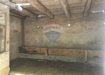 Stanza vuota - Rustic Loc. Sommacosta
 
Snc, Alpago - photo 9